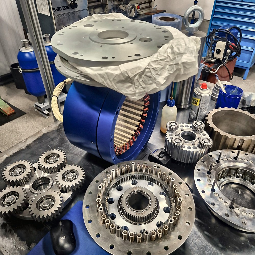 Electric Drive & Planetary Gearbox — detail view 2